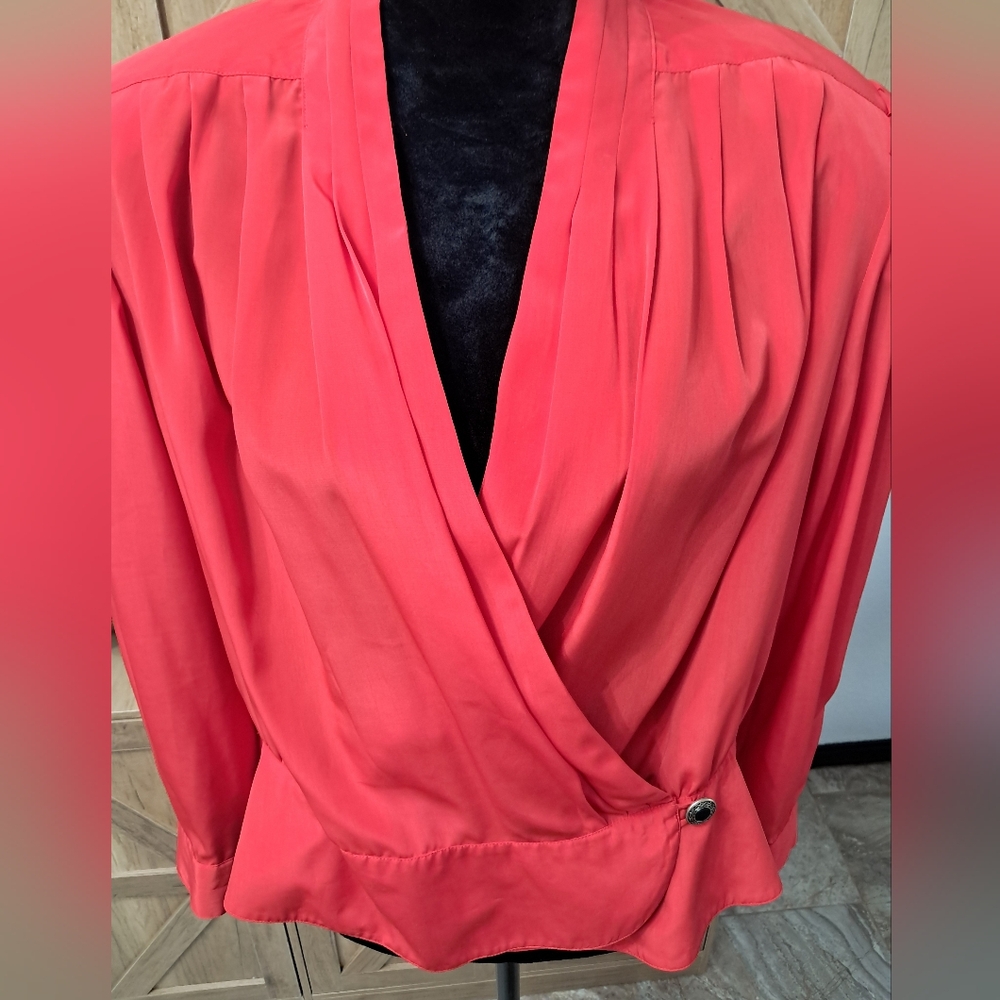 Elegant Red Women's Blouse - Picture 5 of 13